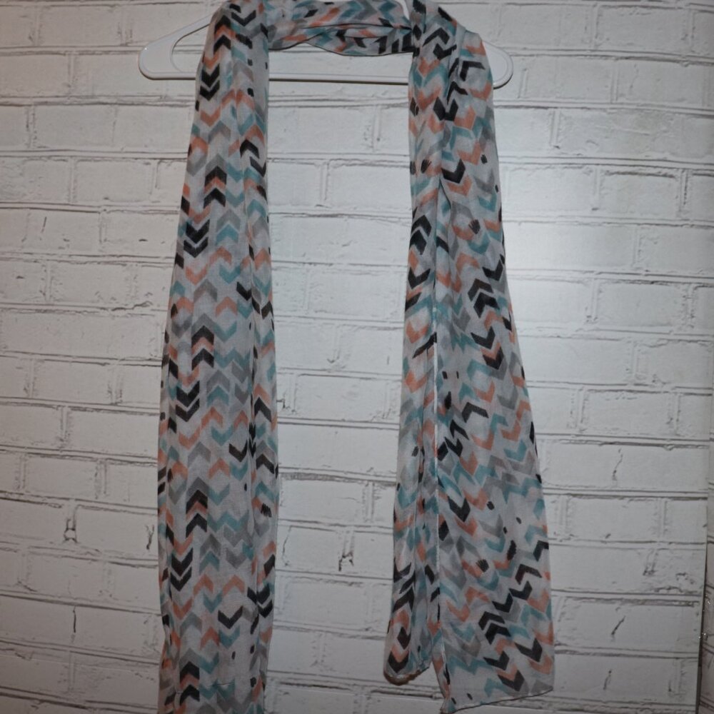🧣 Westloop Chevron Print Scarf · 30" × 72" Soft, modern, and easy to style